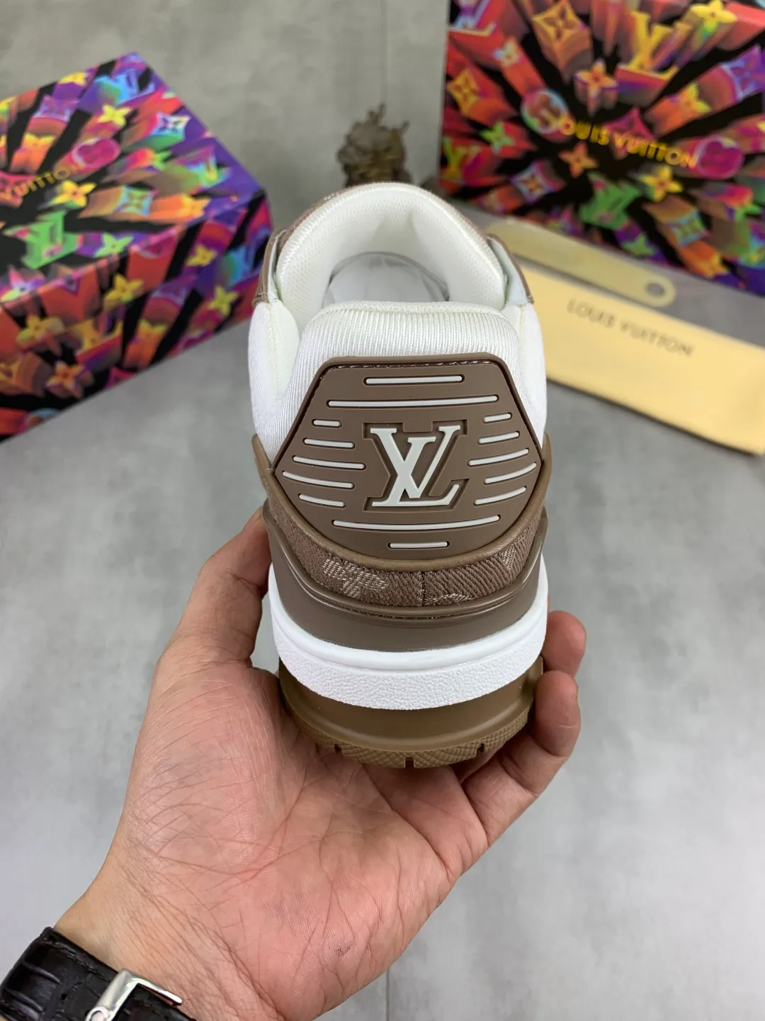 Men's men's shoes 💰P560 new style 💶【LOUIS VUITTON) (original order) new style 🍀LV Louis Vuitton *——LV classic trendy shoes! Made of imported original cowhide and water-dyed cowhide lining. The latest original wear-resistant rubber combination outsole! High quality products! Multiple colors available, code number: 35-46